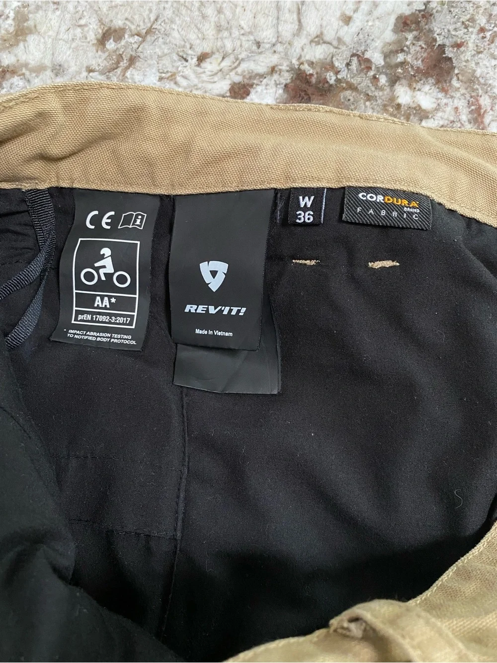 REV'IT! Alpha RF Chinos Men’s 36x32 Hip Knee Armor